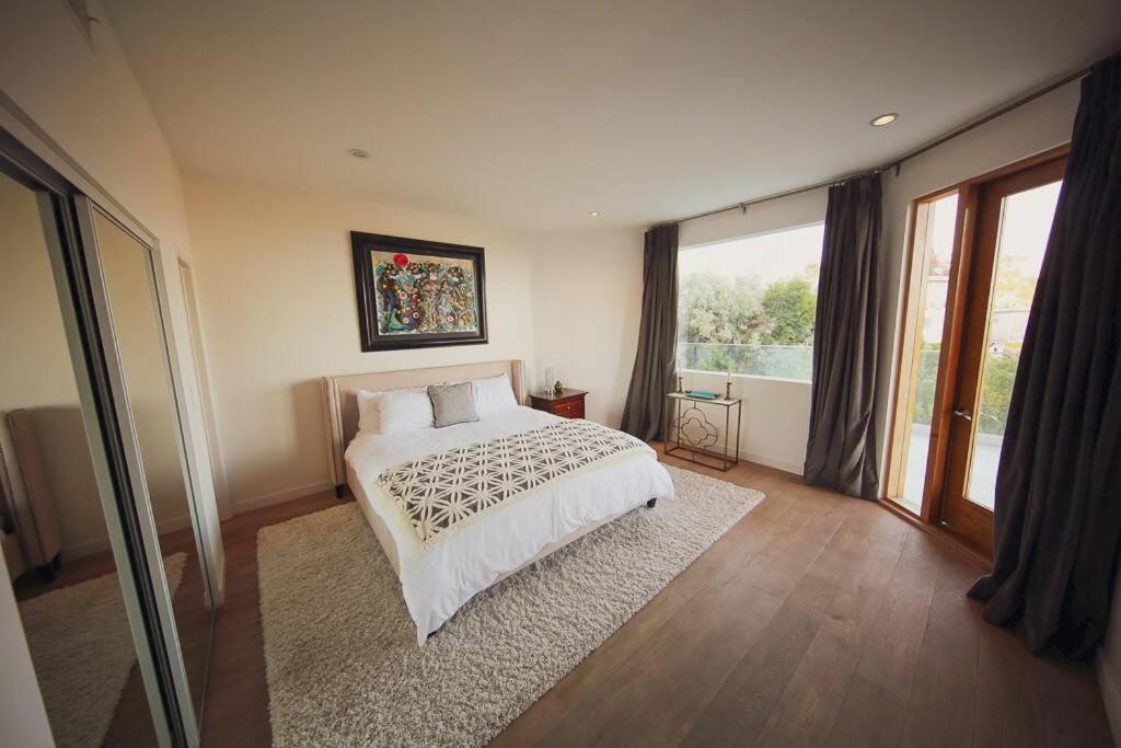 Hollywood Hills Modern Sanctuary-jaw Dropping View Pousada