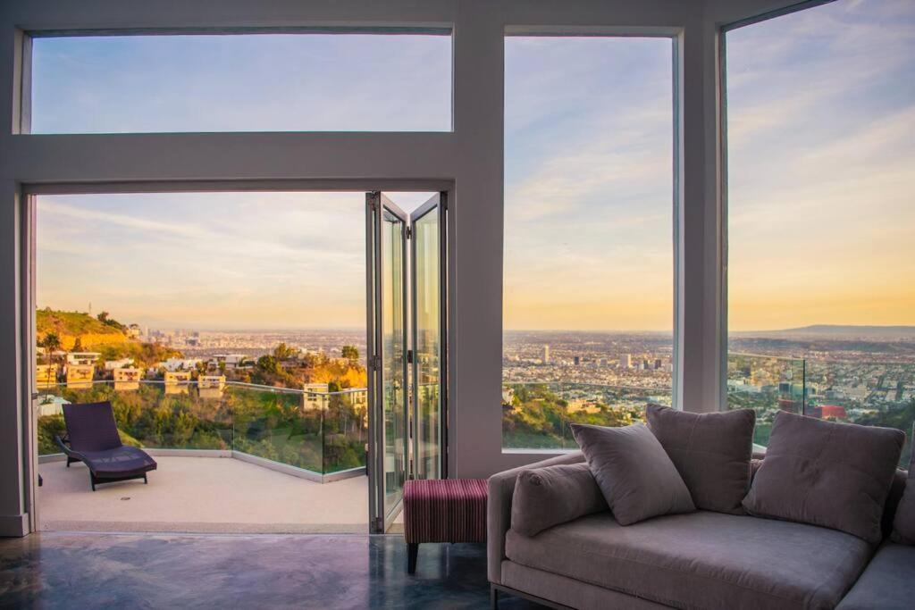 Hollywood Hills Modern Sanctuary-jaw Dropping View *